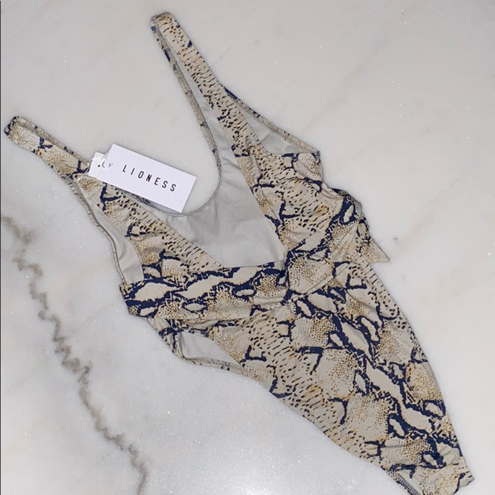 🔥LIONESS The Charlotte One Piece Swimsuit - Picture 7 of 8